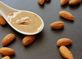 طريقة عمل صلصة اللوز