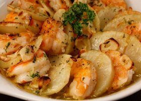 طريقة عمل صينية جمبري بالبطاطس