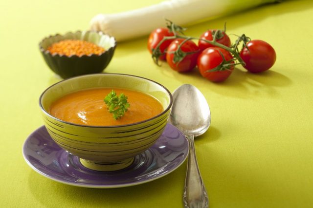 طريقة عمل شوربة العدس التركية