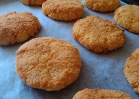 طريقة عمل أقراص جوز الهند