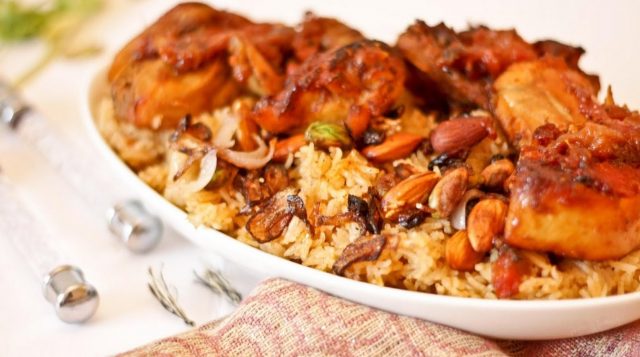 طريقة عمل كبسة الدجاج الحارة