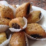 طريقة عمل مقروطة السميد والتمر