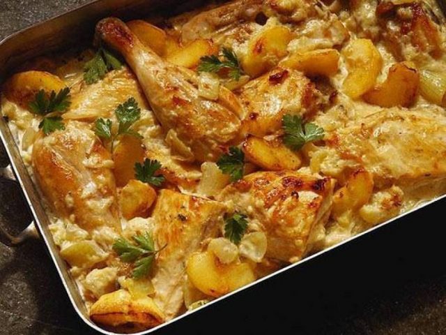 طريقة عمل الدجاج بالبطاطس و اللبن