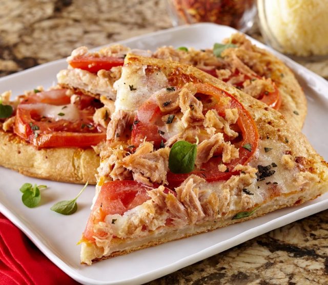 طريقة عمل بيتزا التونة