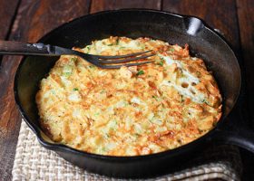 طريقة عمل عجة البطاطس الأسبانية