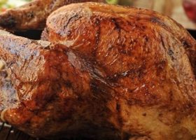 طريقة عمل ديك مشوى بتتبيلة الزعتر