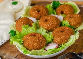 طريقة عمل الفلافل الفلسطينية