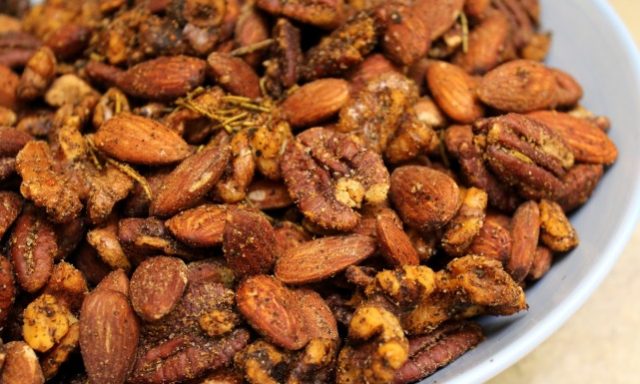 طريقة عمل مكسرات بالكارى