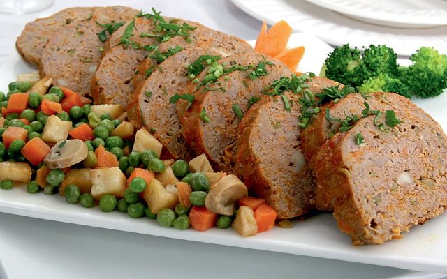 طريقة عمل قالب اللحم بالخضار