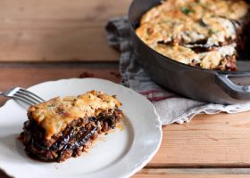 طريقة عمل مسقعة يونانى