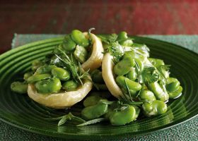 طريقة عمل فول أخضر بالزيت