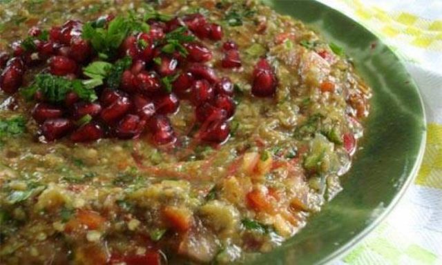 طريقة عمل الباباغنوج بالفلفل الأحمر المشوي