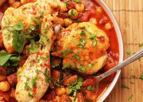 طريقة عمل يخنى الدجاج بالحمص