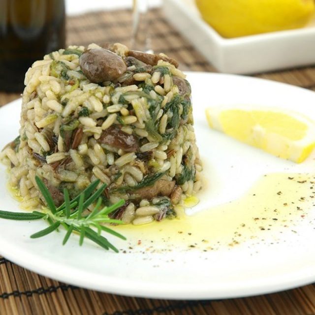 طريقة عمل الارز بالسبانخ