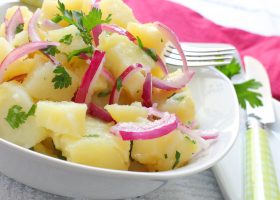 طريقة عمل بطاطس بالخلطة