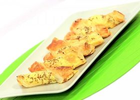 طريقة عمل اصابع الجبن الشيدر بالكراوية