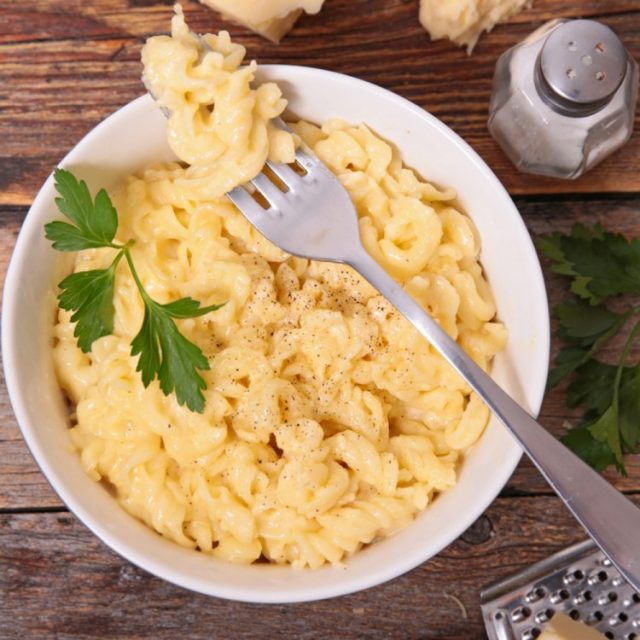 طريقة عمل مكرونة باللبن