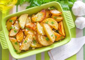 طريقة عمل البطاطس المشويه