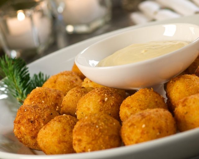 طريقة عمل كرات دجاج البفلو