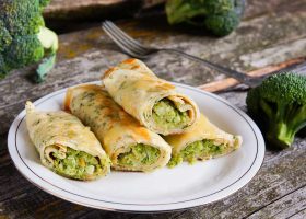 طريقة عمل كريب البروكلي والموتزاريلا