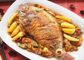 طريقة عمل طاجن السمك