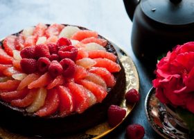 طريقة عمل كيك الشوكولاته بالجريب فروت