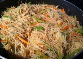 طريقة عمل شعرية بالدجاج