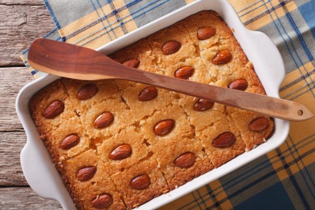 طريقة عمل بسبوسة باللوز