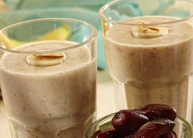 طريقة عمل سموثى التمر