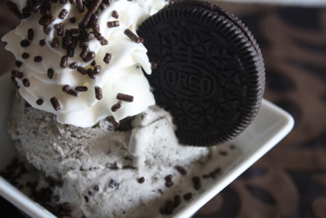 طريقة عمل أيس كريم بالأوريو