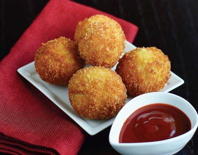 طريقة عمل كفتة بطاطس بالجمبرى