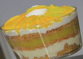 طريقة عمل ترايفل كنافة بالمانجو