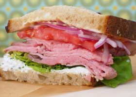 طريقة عمل ساندويتش روست بيف