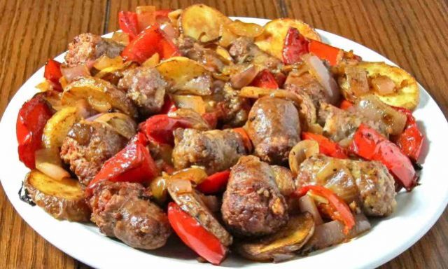 طريقة عمل بطاطس بالسجق