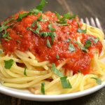 طريقة عمل مكرونة بصوص الطماطم