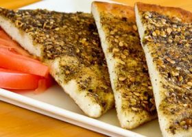 طريقة عمل مناقيش الزعتر