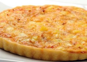 طريقة عمل فطيرة الجبنة و البسطرمة