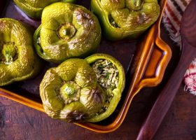 طريقة عمل محشى الفلفل الرومى