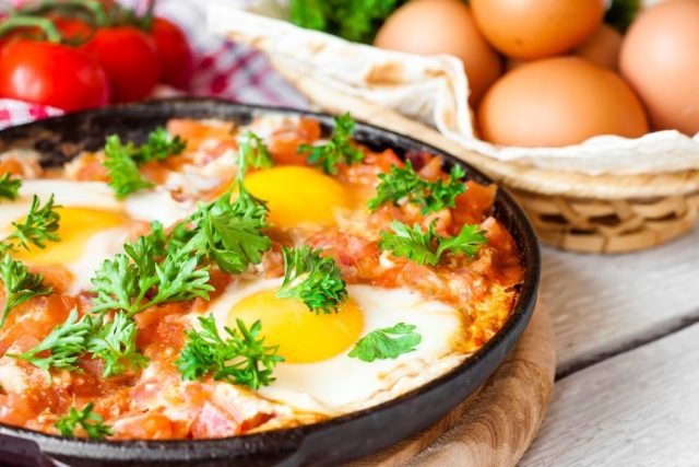 طريقة عمل طاجن لوبيا بالبيض