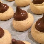 طريقة عمل الغريبة بالشكولاتة النوتيلا