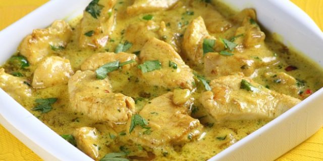 طريقة عمل صدور الدجاج المحمرة بالكاري