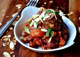 طريقة عمل لحم العجل بالمشمش