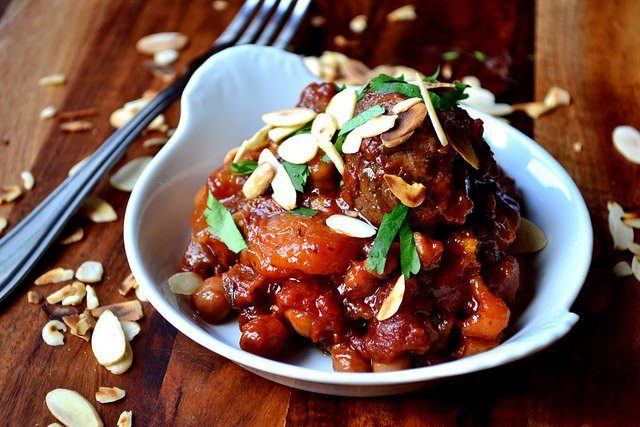 طريقة عمل لحم العجل بالمشمش