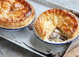 طريقة عمل فطيرة الدجاج والمشروم