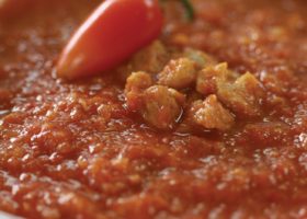 طريقة عمل لحم بالبندورة