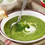 طريقة عمل شوربة البطاطس والسبانخ