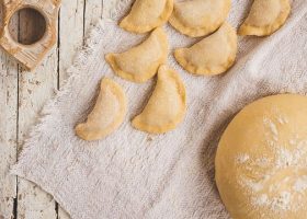 طريقة عمل عجينة السمبوسك