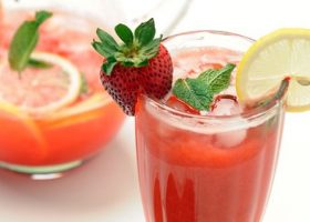طريقة عمل عصير الفراولة بالنعناع والليمون