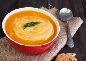 طريقة عمل شوربة البطاطا الحلوة