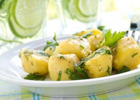 طريقة عمل سلطة البطاطس بالليمون